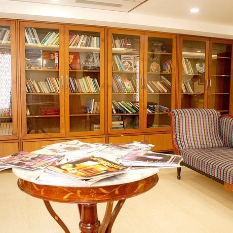 Imagen de los interiores del Hotel Club Emerald. Foto 15