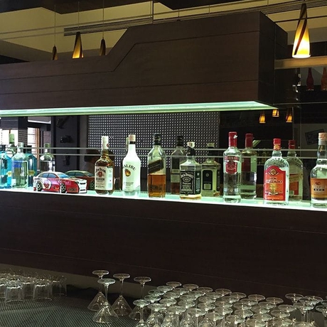 Imagen del bar/restaurante del Hotel Club Emerald. Foto 4