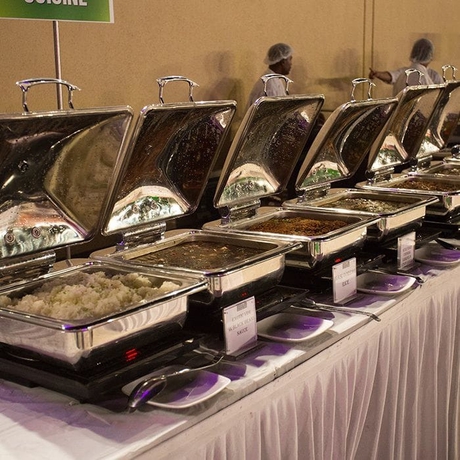 Imagen del bar/restaurante del Hotel Club Emerald. Foto 6