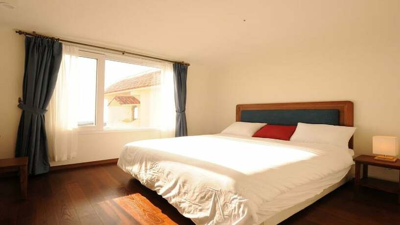 Imagen de la habitación del Hotel Club Es Jeju Resort. Foto 18