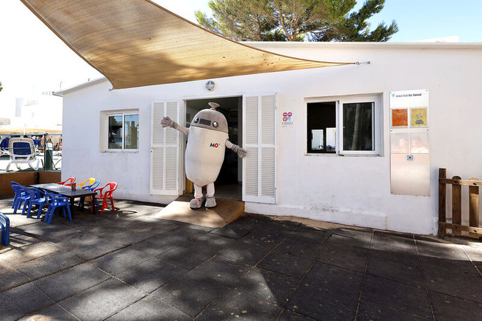 Imagen de los exteriores del Hotel Club Es Talaial. Foto 14