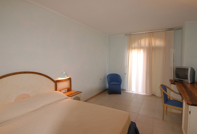 Imagen de la habitación del Hotel Club Esse Posada. Foto 9