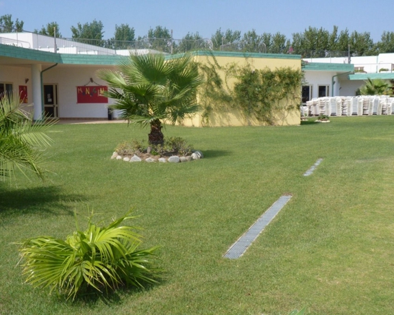 Imagen de los exteriores del Hotel Club Esse Sunbeach. Foto 6