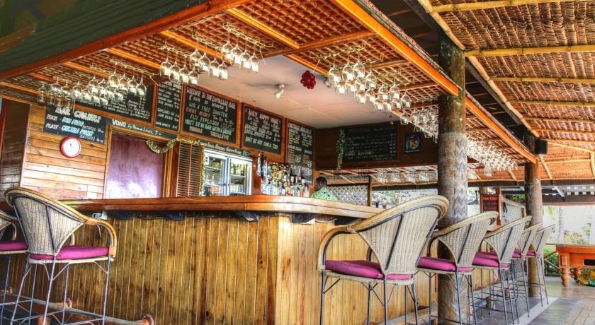 Imagen del bar/restaurante del Hotel Club Fiji Resort. Foto 3