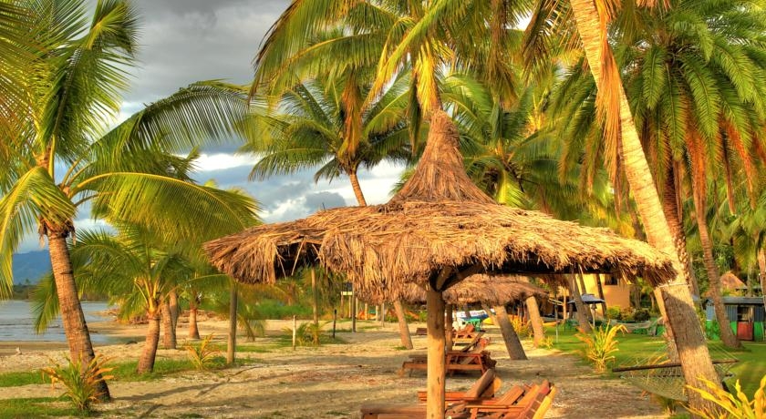 Imagen de los exteriores del Hotel Club Fiji Resort. Foto 7