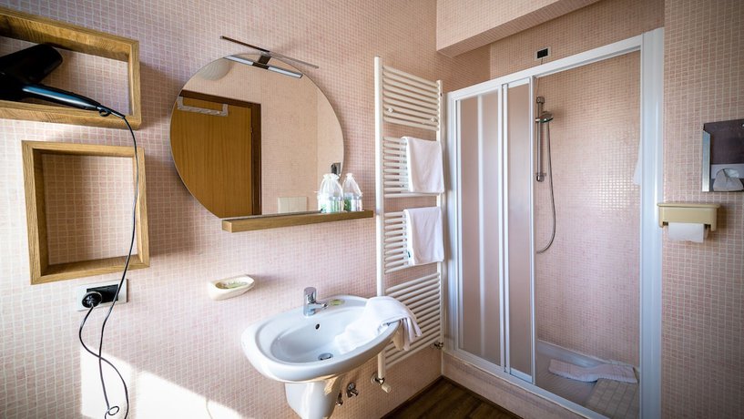 Imagen de la habitación del Hotel Club Funivia, Corteno Golgi. Foto 9