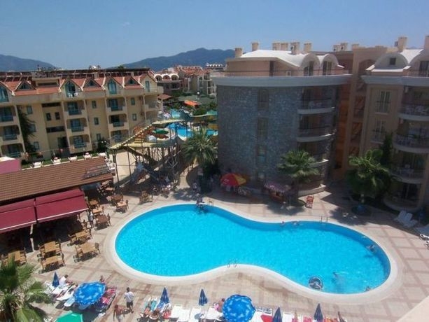Imagen de la piscina del Hotel Club Green Valley. Foto 5