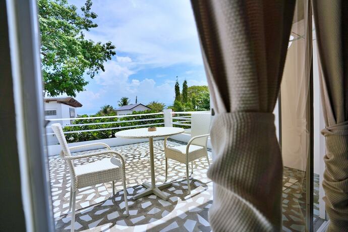Imagen general del Hotel Club Hari Dive Resort. Foto 17
