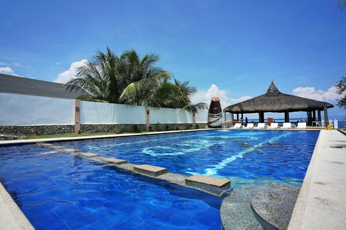 Imagen de la piscina del Hotel Club Hari Dive Resort. Foto 37