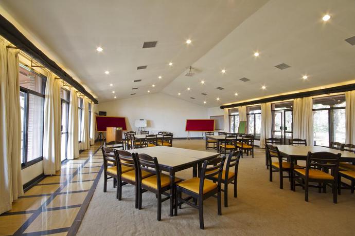 Imagen de los interiores del Hotel Club Himalaya, By Ace Hotels. Foto 10