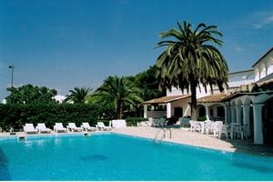 Imagen de la piscina del Hotel Club Hipico. Foto 4