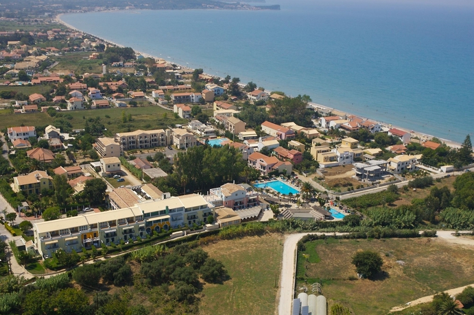 Imagen de la piscina del Hotel Club Ionian Princess Suite. Foto 9