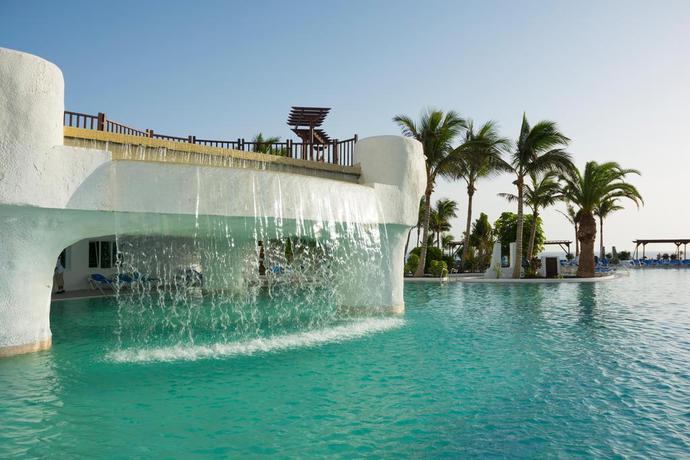 Imagen de la piscina del Hotel Club Jandía Princess. Foto 26