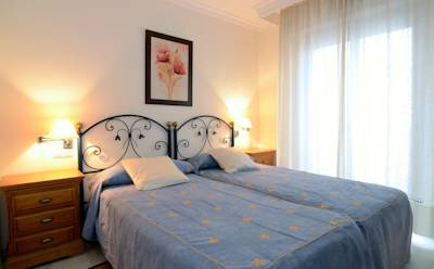 Imagen de la habitación del Hotel Club Jardines del Puerto. Foto 3