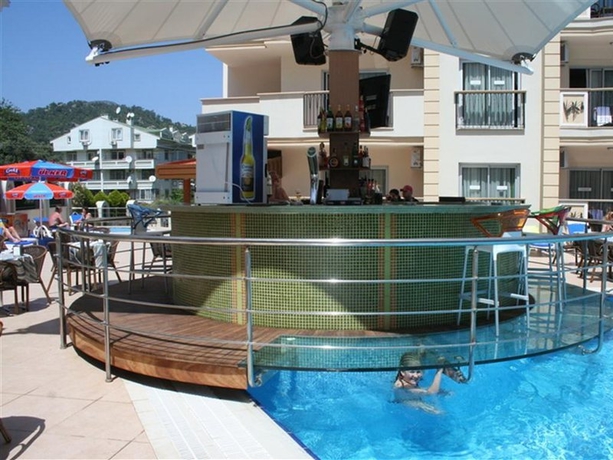 Imagen general del Hotel Club Karakas Apart. Foto 4