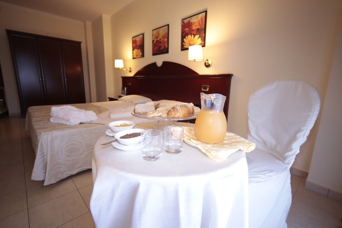 Imagen de la habitación del Hotel Club Kennedy. Foto 5