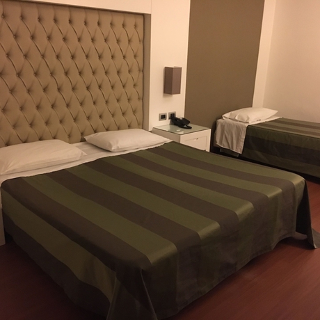 Imagen de la habitación del Hotel Club Kennedy. Foto 8