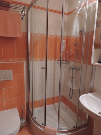Imagen de la habitación del Hotel Club, Kezmarok. Foto 16