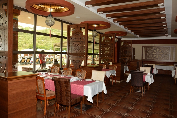 Imagen del bar/restaurante del Hotel Club Konakli. Foto 2