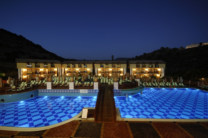 Imagen de la piscina del Hotel Club Konakli. Foto 14