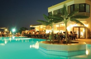 Imagen del bar/restaurante del Hotel Club La Luna. Foto 3