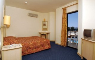 Imagen de la habitación del Hotel Club La Luna. Foto 4