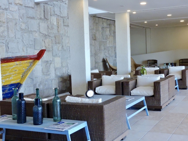 Imagen del bar/restaurante del Hotel Club La Serena. Foto 3