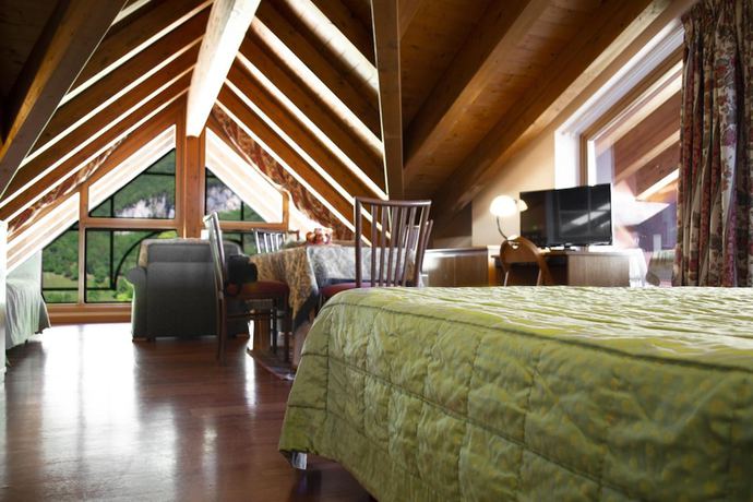 Imagen de la habitación del Hotel Club Lago di Tenno. Foto 3