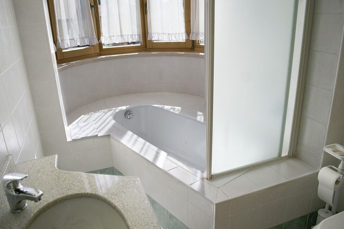 Imagen de la habitación del Hotel Club Lago di Tenno. Foto 4