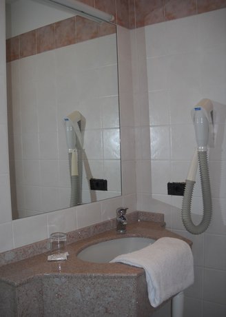 Imagen de la habitación del Hotel Club Lago di Tenno. Foto 7