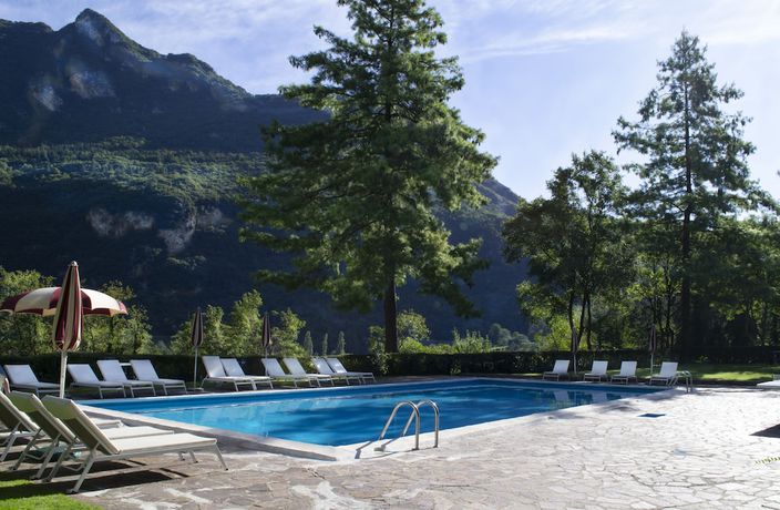 Imagen de la piscina del Hotel Club Lago di Tenno. Foto 18