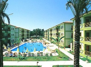 Imagen de la piscina del Hotel Club Lagonya Garden. Foto 4