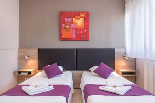 Imagen de la habitación del Hotel Club Le Capet. Foto 3