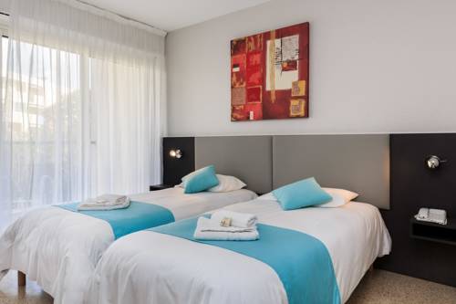 Imagen de la habitación del Hotel Club Le Capet. Foto 8