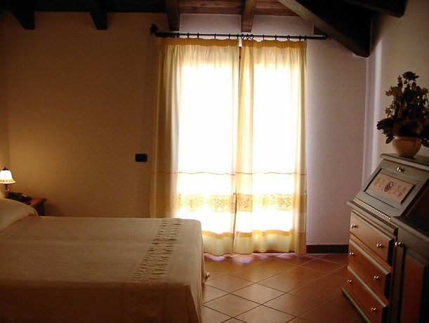 Imagen de la habitación del Hotel Club Le Rose. Foto 8