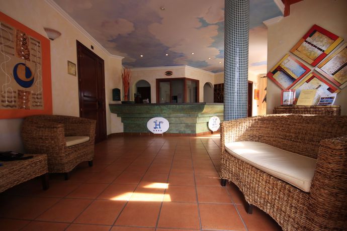 Imagen de los interiores del Hotel Club Le Rose. Foto 19