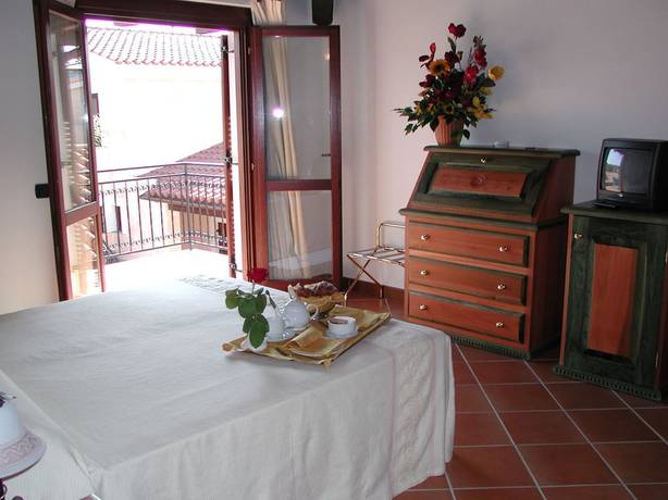 Imagen de la habitación del Hotel Club Le Rose. Foto 17