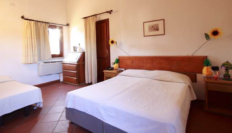 Imagen de la habitación del Hotel Club Le Rose. Foto 18