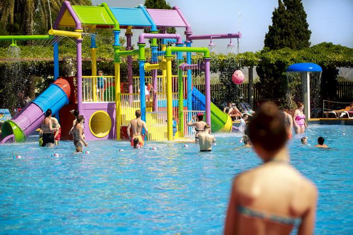 Imagen de la piscina del Hotel Club Mac Alcudia. Foto 20