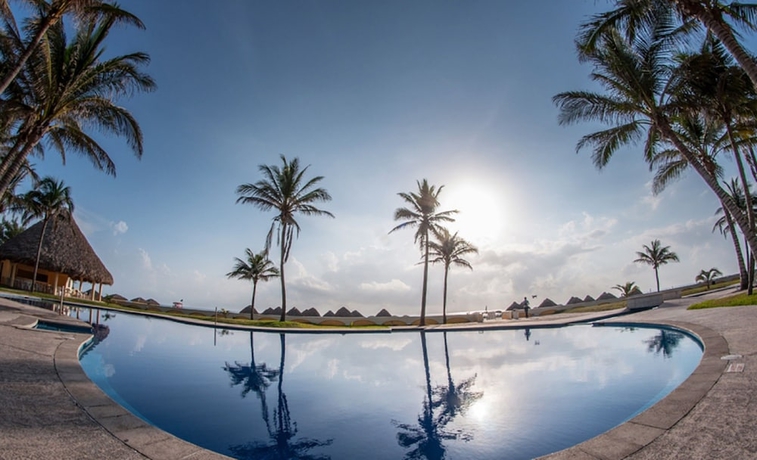 Imagen de la piscina del Hotel Club Maeva Miramar Tampico. Foto 15