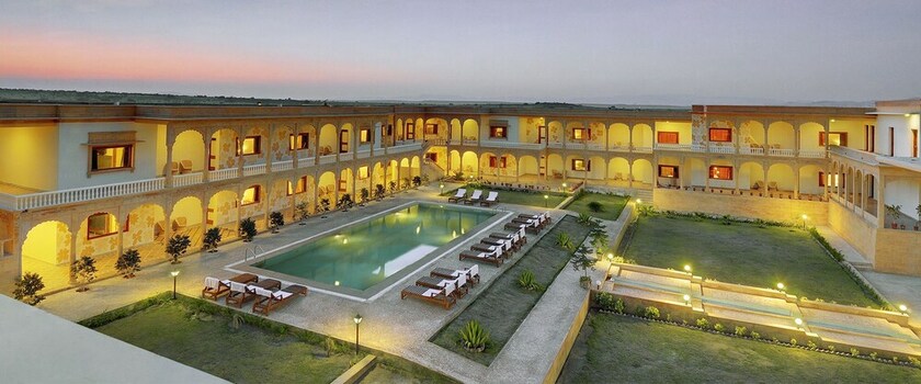 Imagen de la piscina del Hotel Club Mahindra Jaisalmer. Foto 32