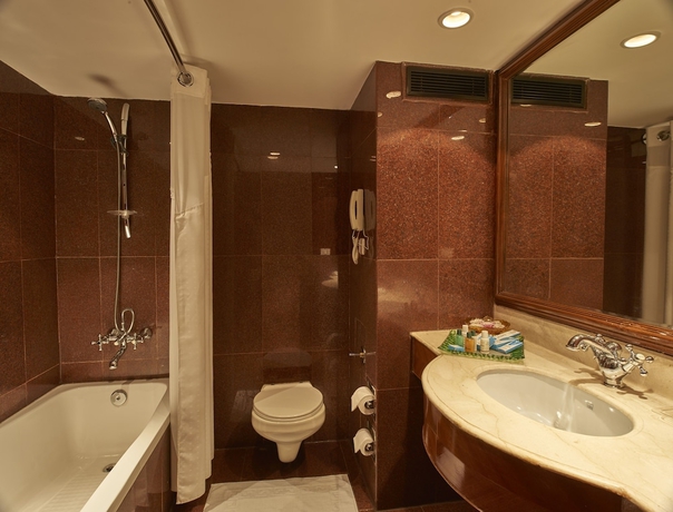Imagen de la habitación del Hotel Club Mahindra White Meadows Manali. Foto 5