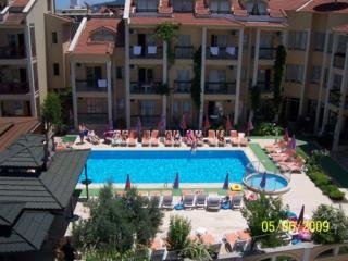 Imagen de la piscina del Hotel Club Maric. Foto 4