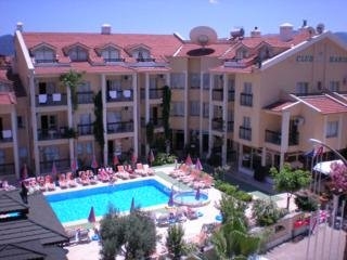 Imagen de la piscina del Hotel Club Maric. Foto 5