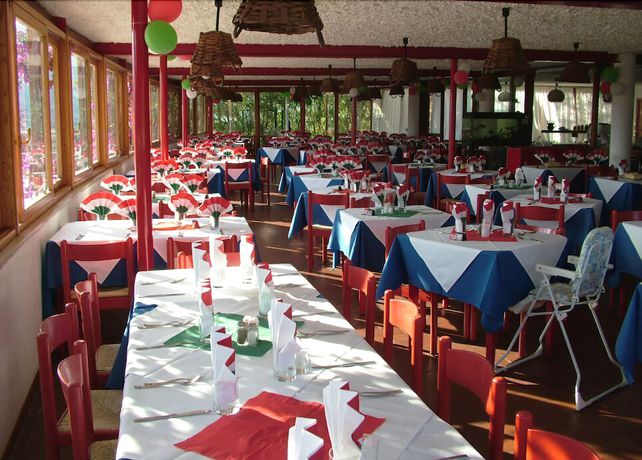 Imagen del bar/restaurante del Hotel Club Marina 2. Foto 4