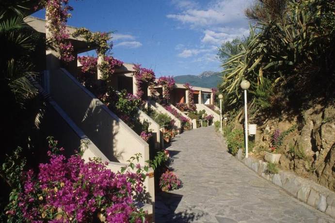 Imagen general del Hotel Club Marina 2. Foto 1