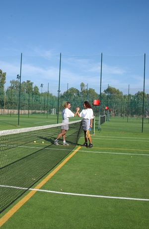 Imagen de los exteriores del Hotel Club Marina Beach. Foto 15