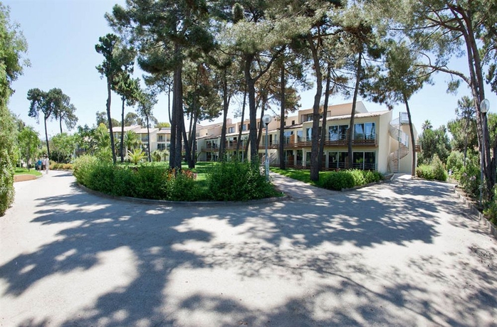 Imagen de los exteriores del Hotel Club Marina Viva. Foto 9