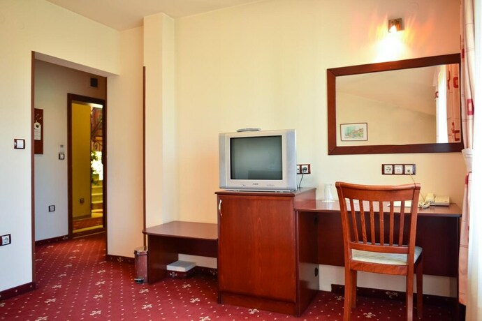 Imagen de la habitación del Hotel Club Martin. Foto 18