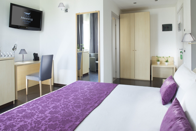 Imagen de la habitación del Hotel Club Meeting. Foto 9